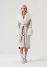 Cappotto lungo con rever e polsini di pelo