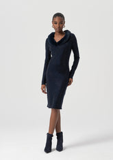 Abito slim midi in maglia con strass e collo in pelo