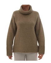 Maglia dolcevita con collo ampio