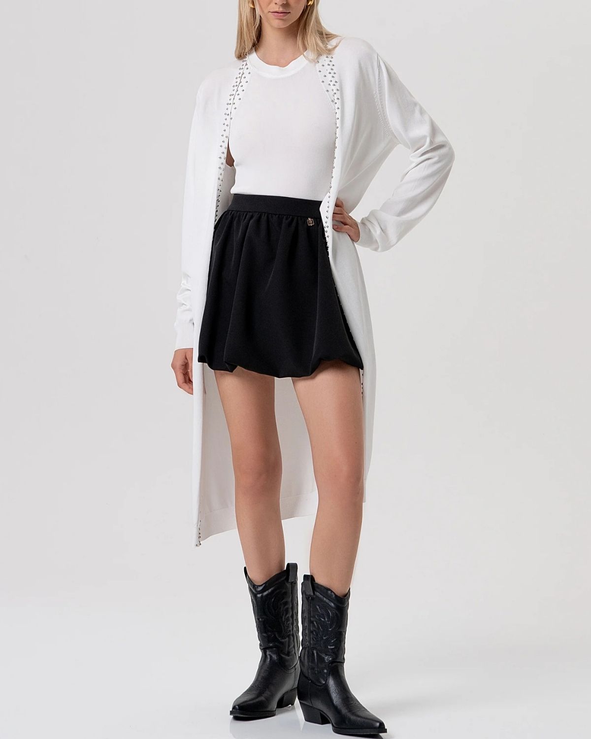Cardigan lungo bianco con profili luminosi