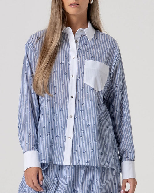 Camicia rigata con dettagli a contrasto