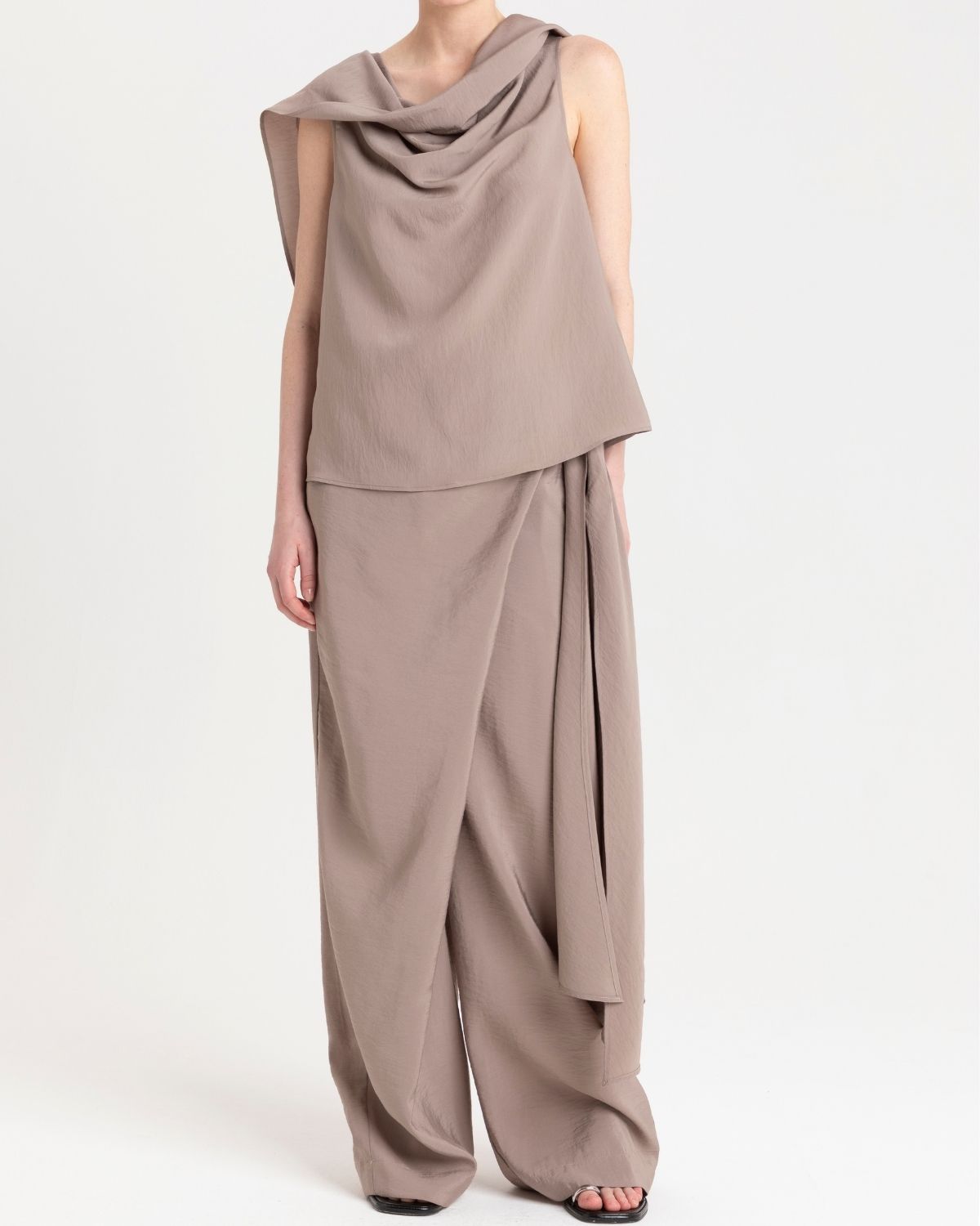 ss26-su-s6m502 darkkhaki 1