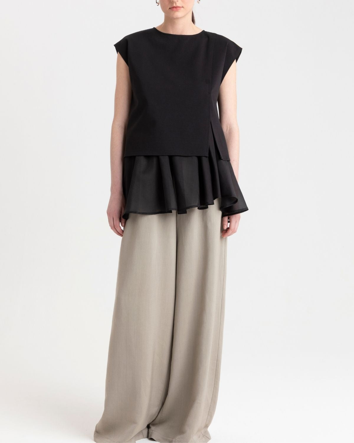 ss26-su-s6t201 black 1