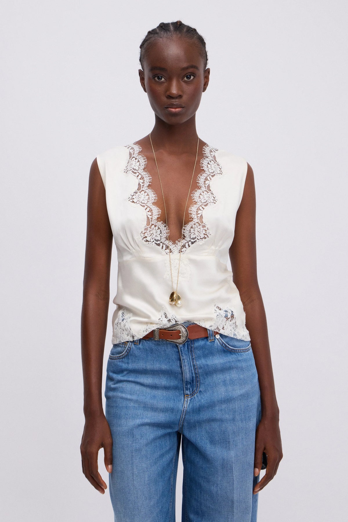 Top in raso con pizzo ricamato