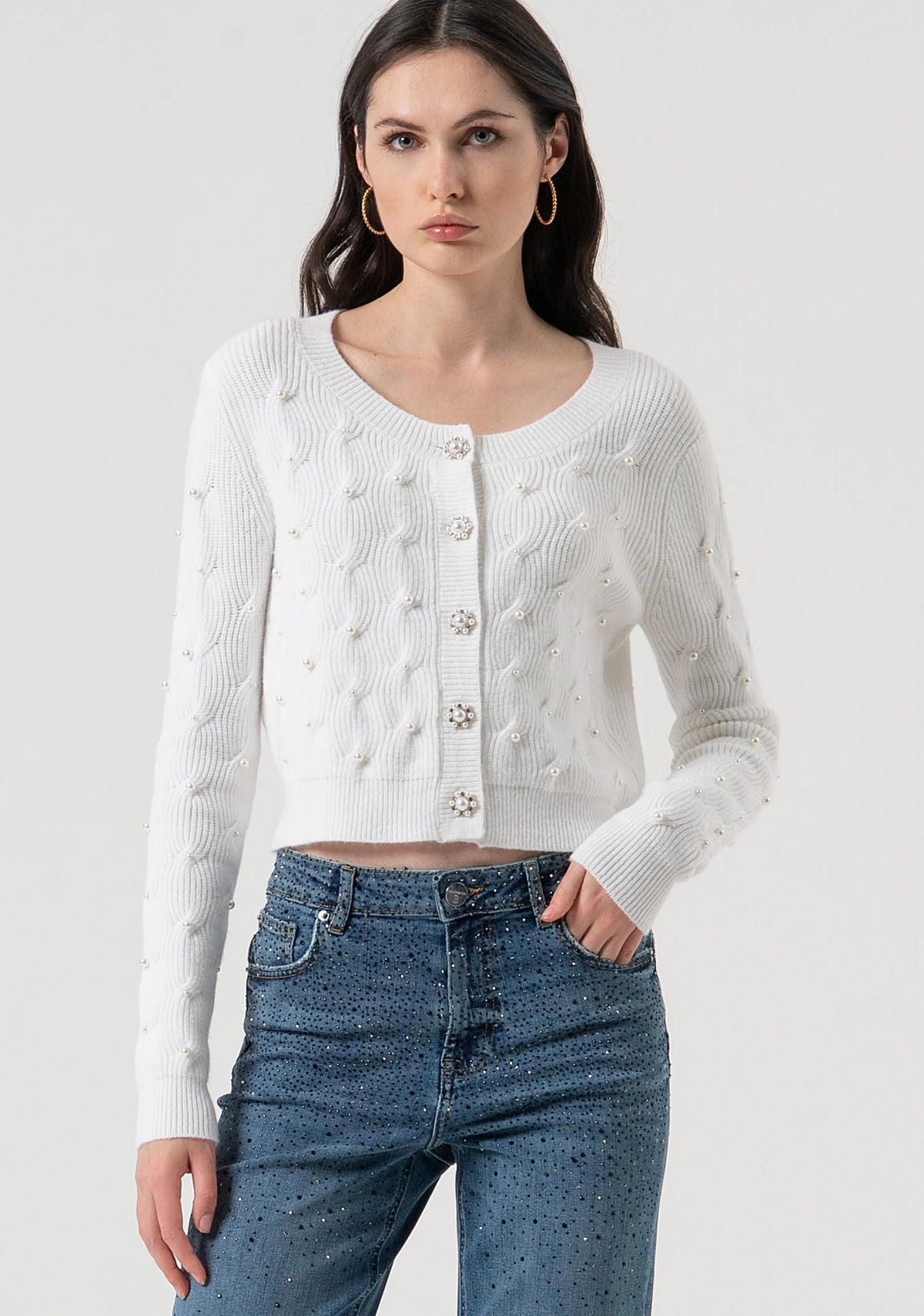 Cardigan corto con punta treccia e perle