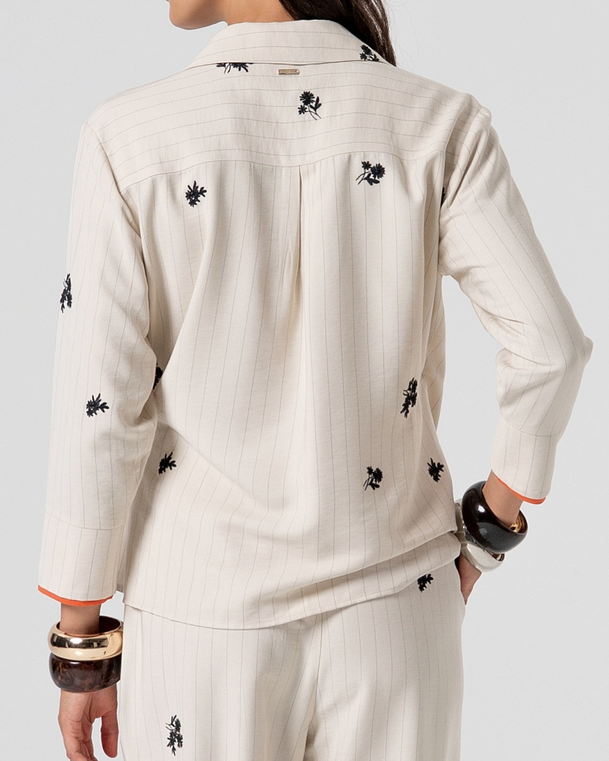 Camicia lunga con profili a contrasto-3