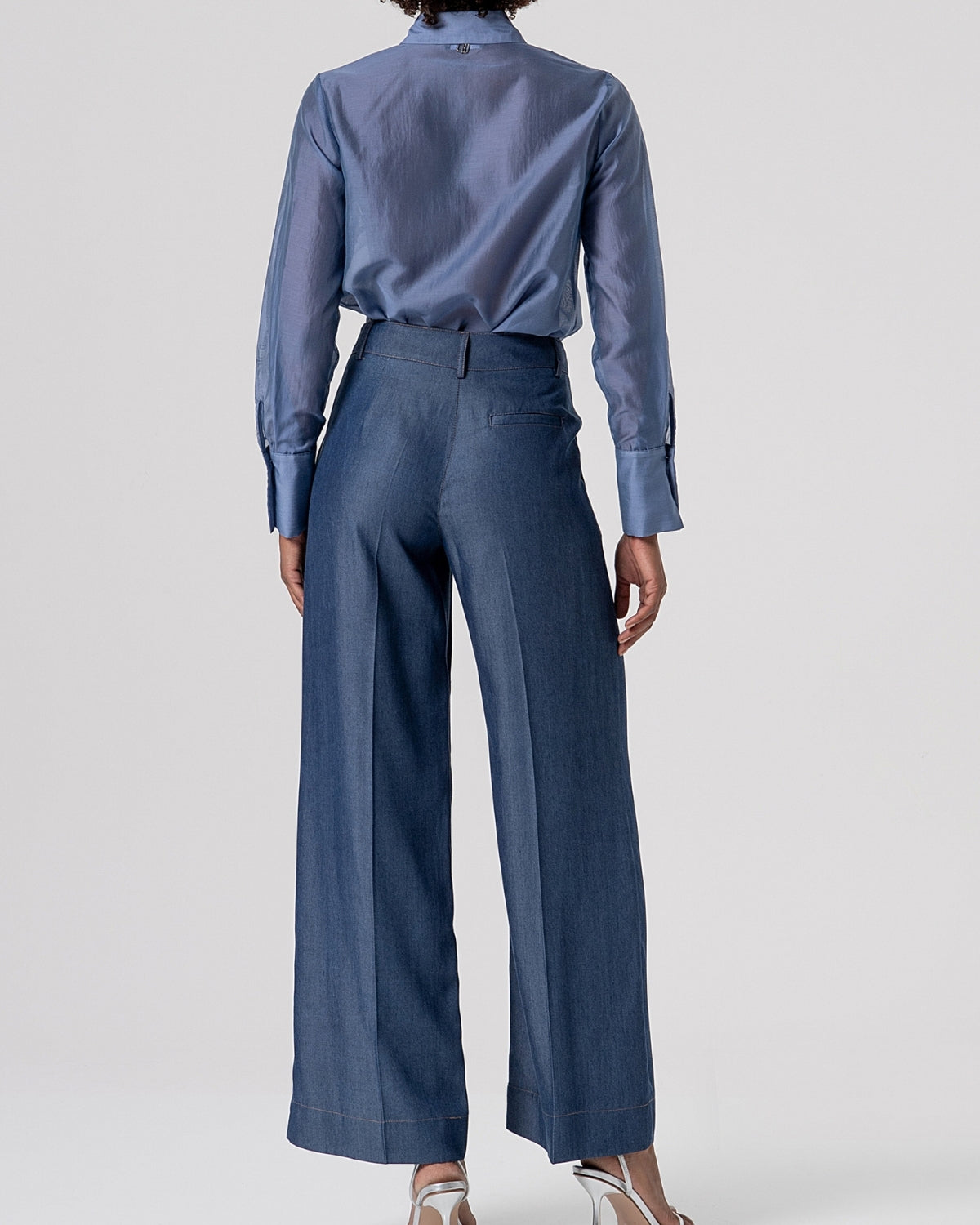 Camicia satinata con rouches frontali-3
