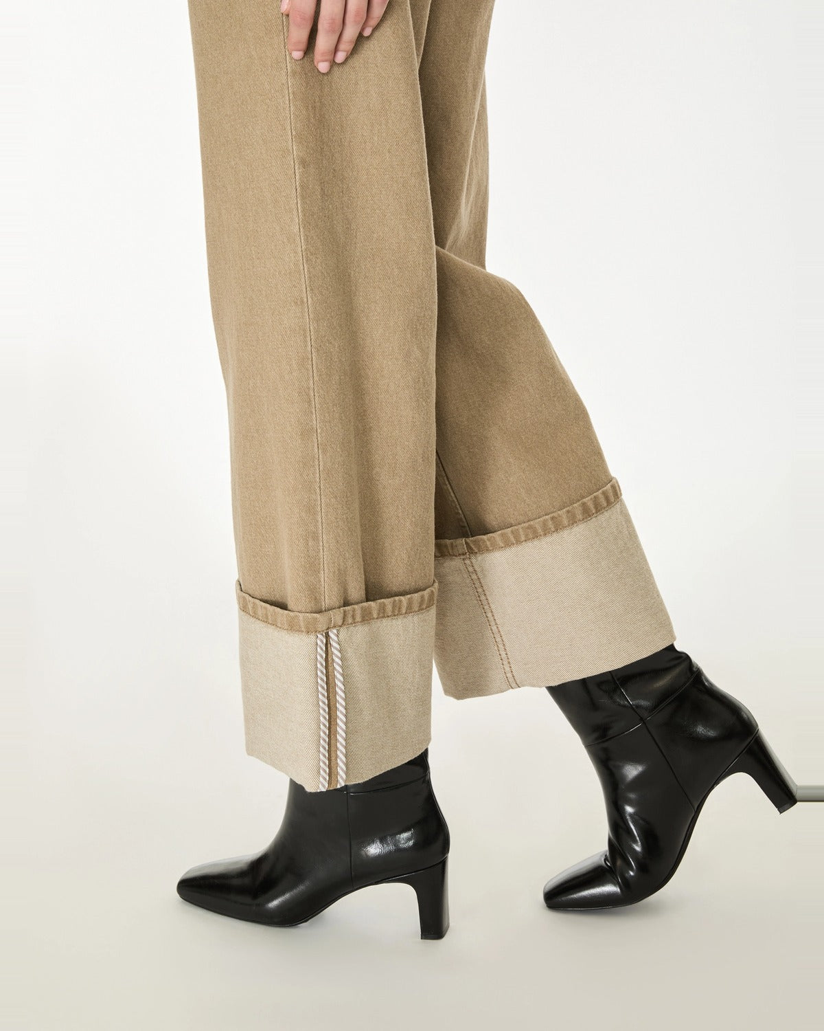beige