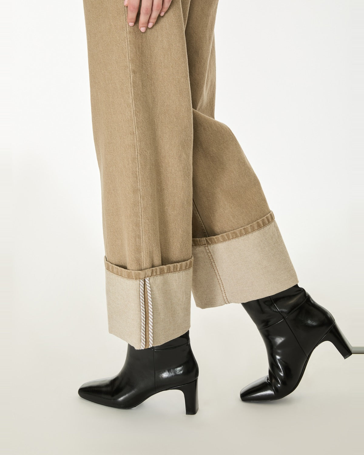 beige