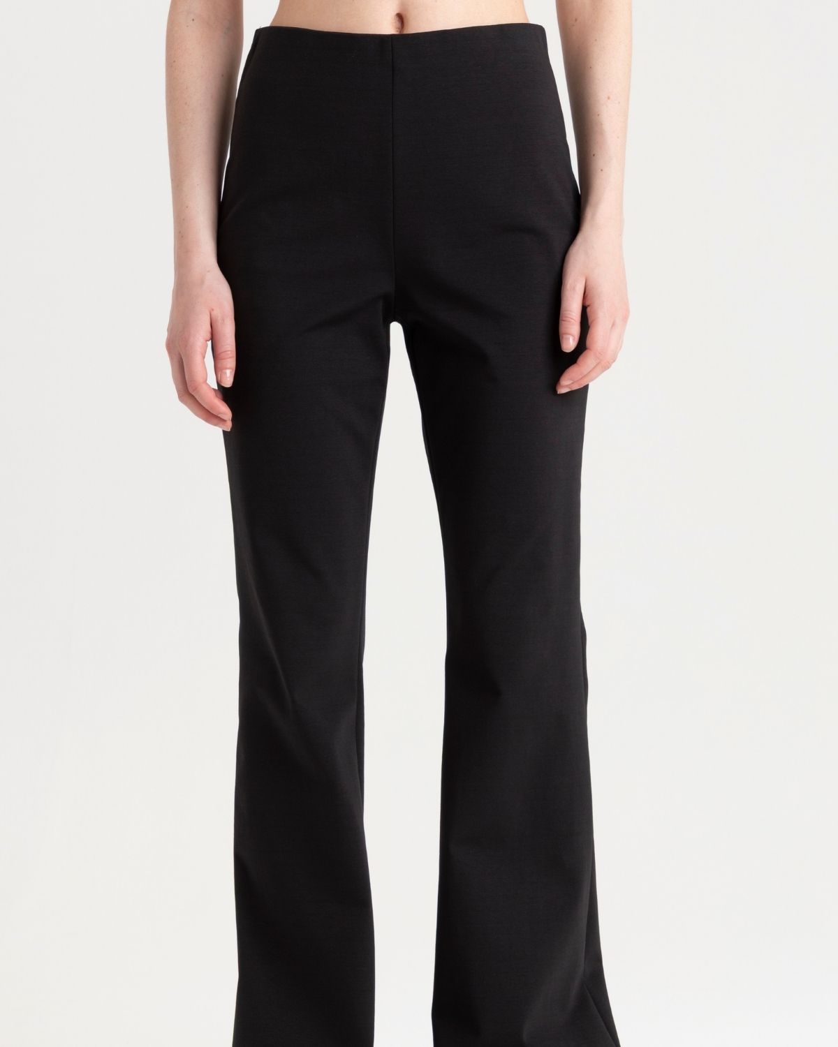 ss26-su-s6t502 black 3