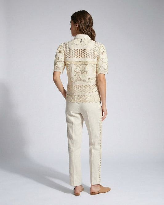 Camicia in lino dalla linea pulita