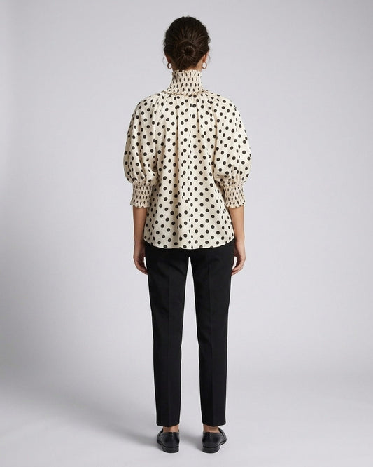 Camicia in nylon dal gusto essenziale